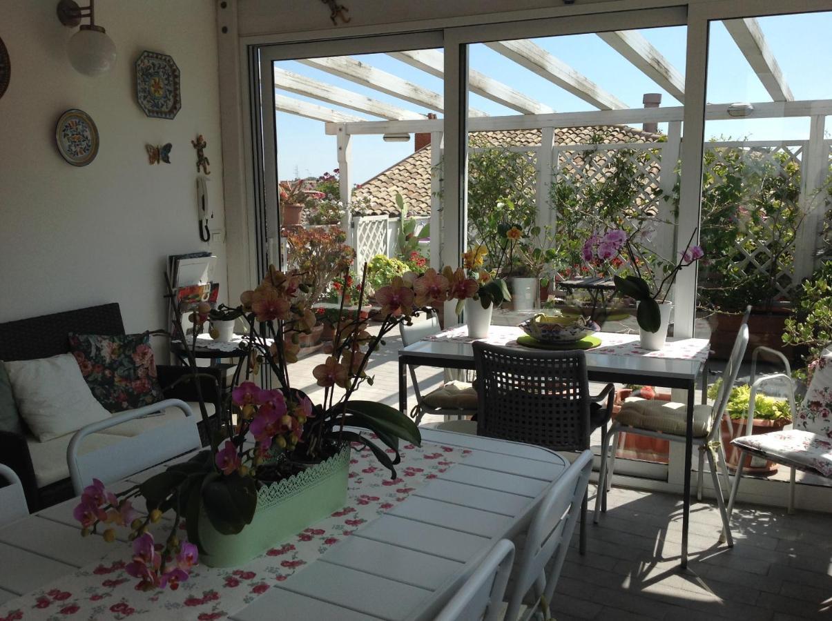 カルタジローネAttico Da Rosa Con Vista Spettacolare A 360 Gradiアパートメント エクステリア 写真