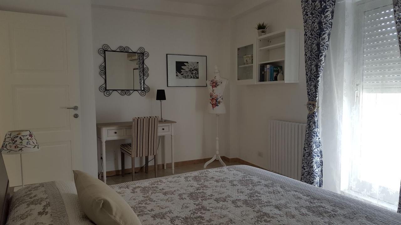 カルタジローネAttico Da Rosa Con Vista Spettacolare A 360 Gradiアパートメント エクステリア 写真